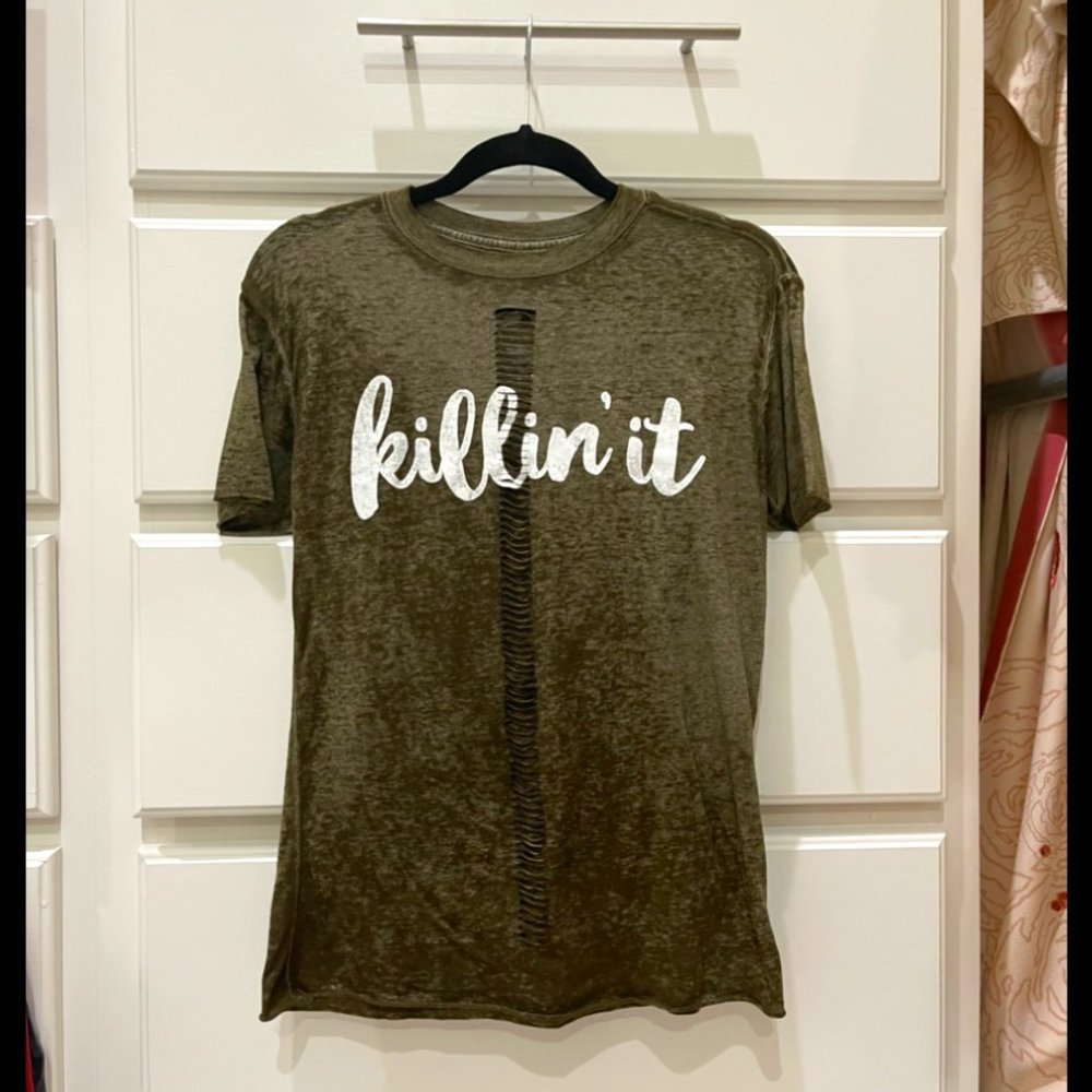 Chillionaire Army Green Distressed Top XS